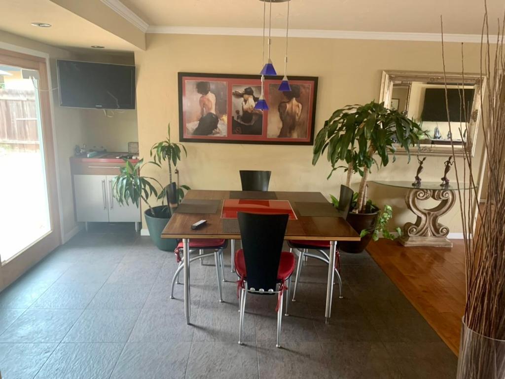 In Bay Park, Homestay San Diego